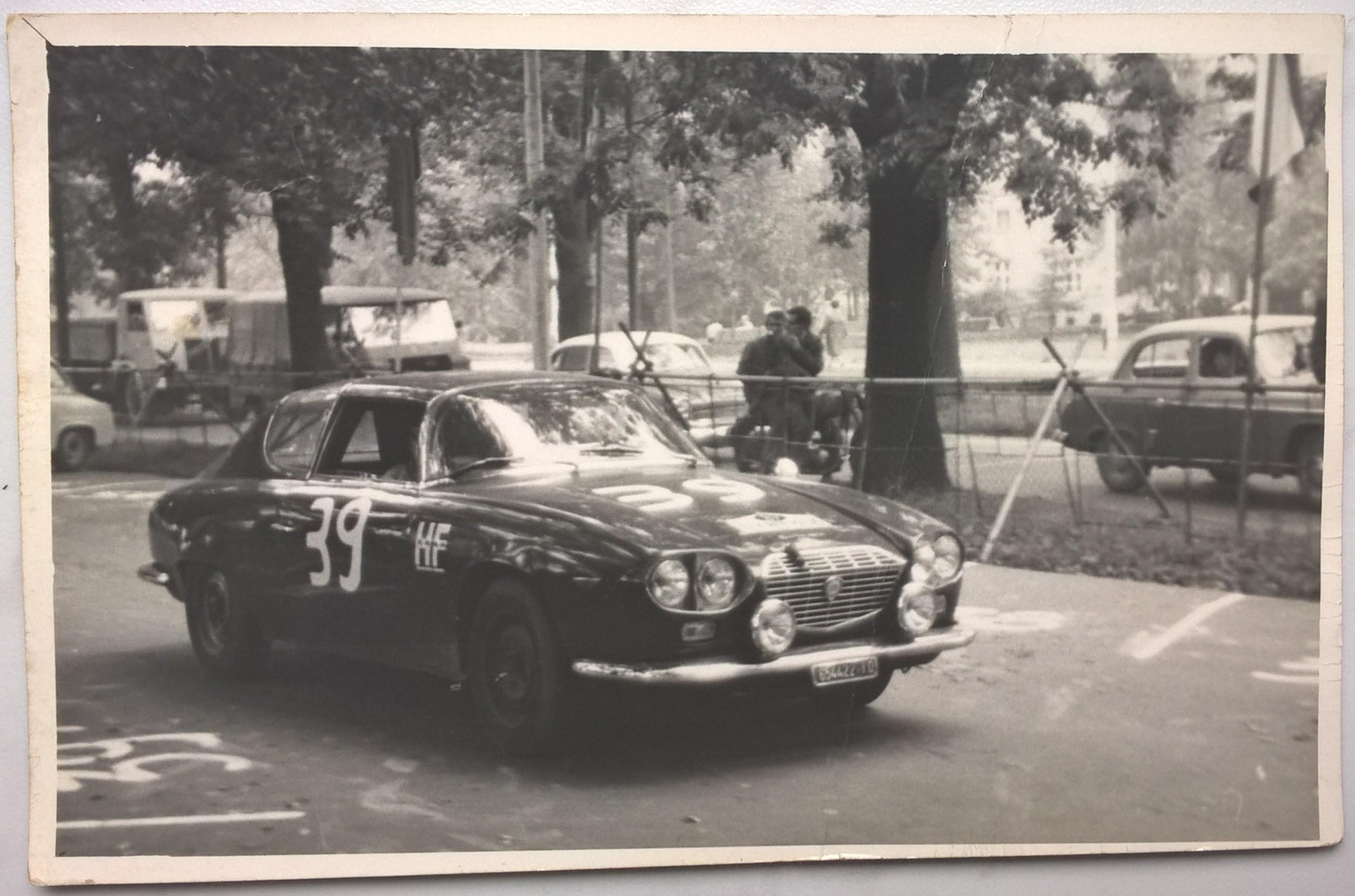 Zdjęcie samochodu rajdowego