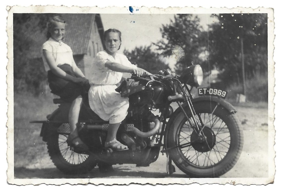 Zdjęcie - stary motor, II RP