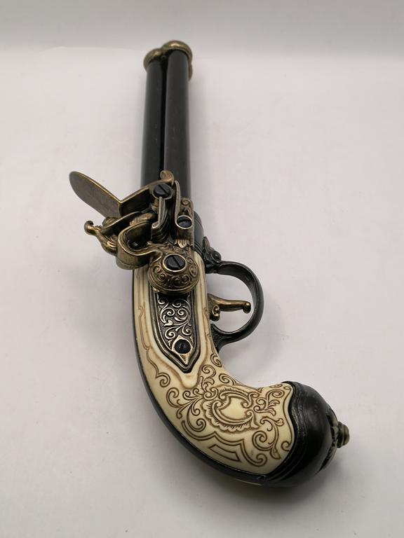 Replika pistoletu skałkowego