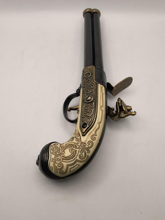 Replika pistoletu skałkowego