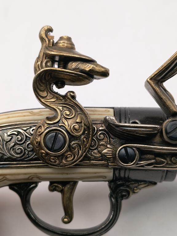 Replika pistoletu skałkowego