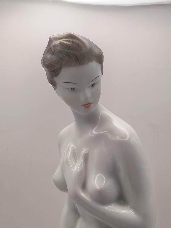 Figurka porcelanowa - akt kobiety - Hollohaza, Węgry