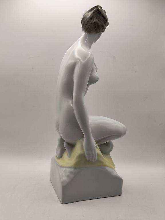 Figurka porcelanowa - akt kobiety - Hollohaza, Węgry
