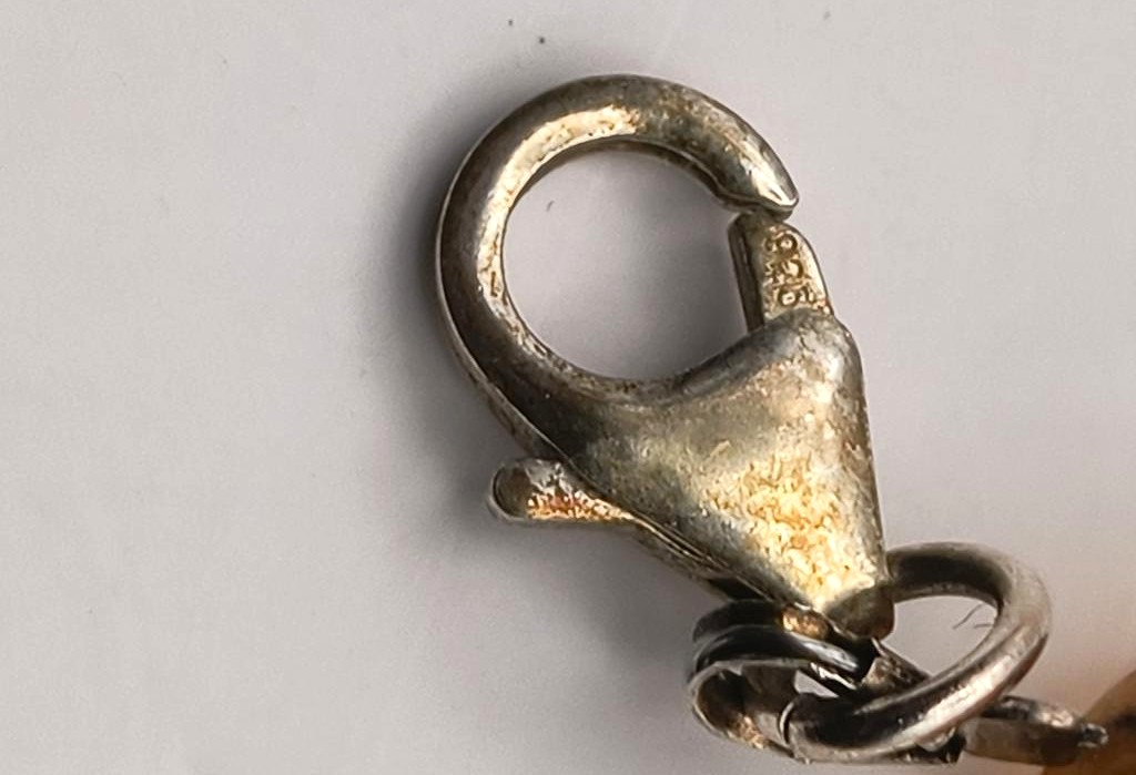 Naszyjnik z bursztynem w formie kulek