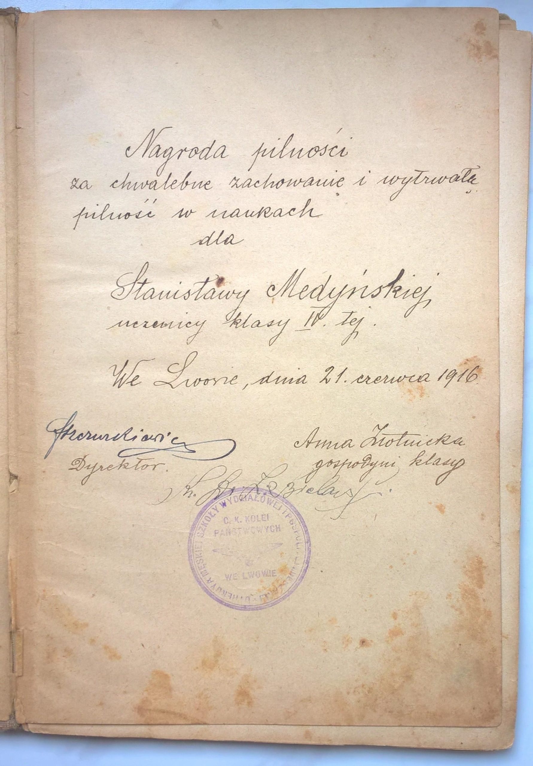 Książka "W górskiem miasteczku - powieść z życia dorastających dziewcząt" Wisława, 1908 r. - nagroda dla uczennicy