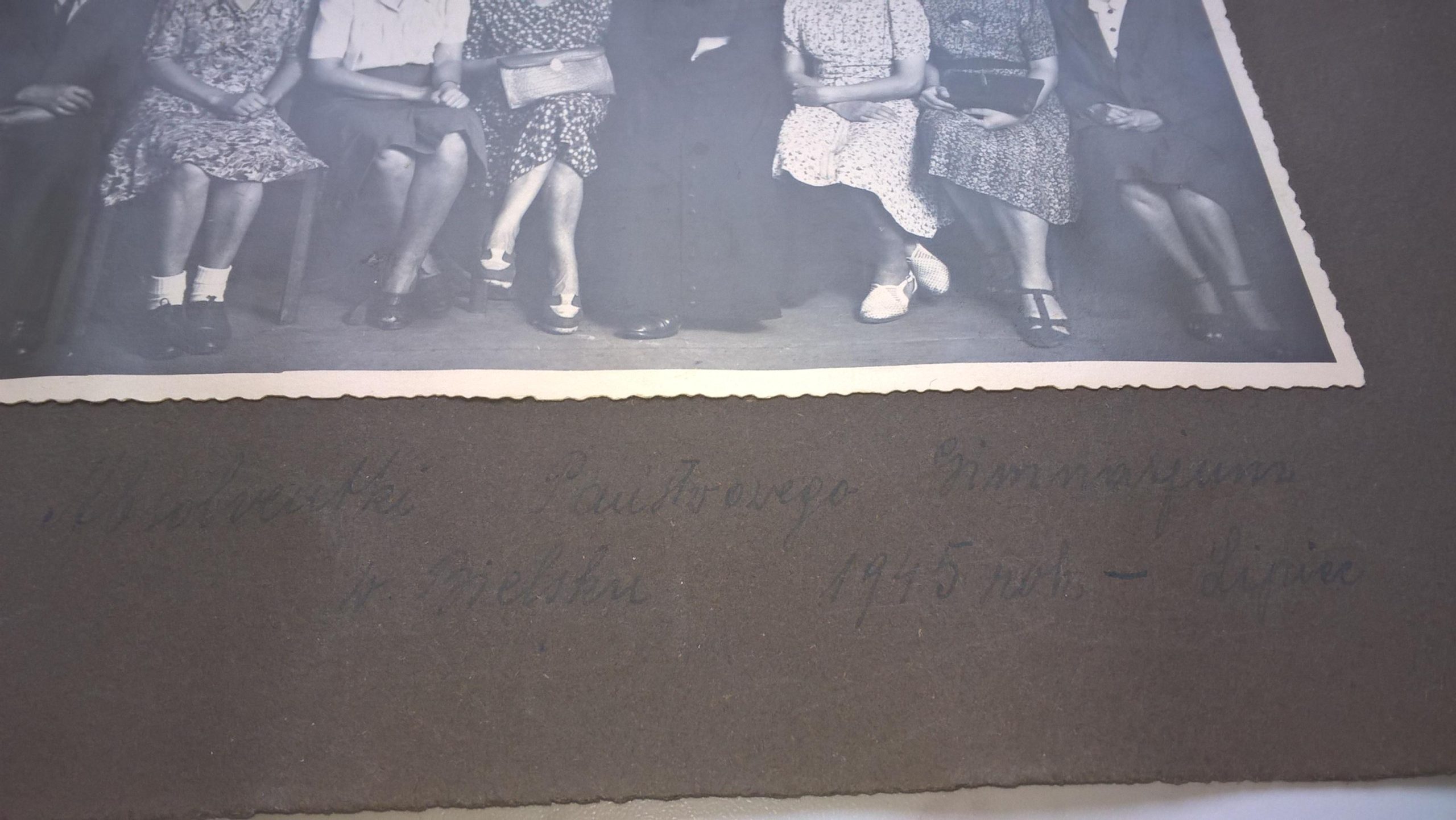 Zestaw zdjęć - Międzychód - Czerwiec 1945; Absolwentki Państwowego Gimnazjum w Bielsku, 1945 rok - lipiec