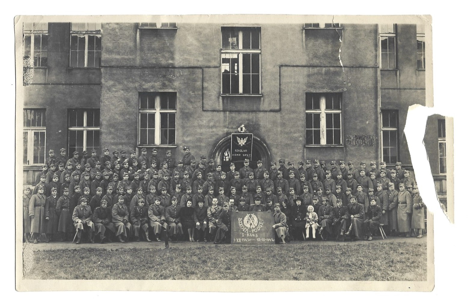 Zdjęcie - Szkoła Podoficerska, Kurs 1945 r.
