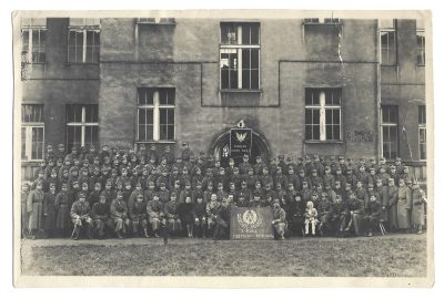 Zdjęcie - Szkoła Podoficerska, Kurs 1945 r.