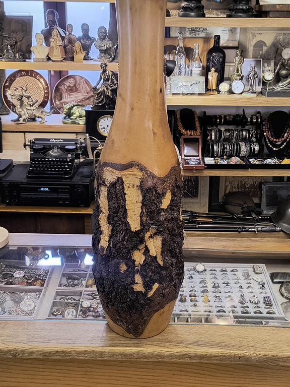 Duża lampa drewniana z abażurem, Czechy