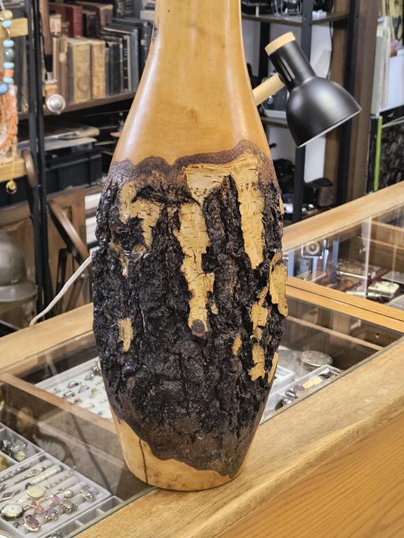 Duża lampa drewniana z abażurem, Czechy