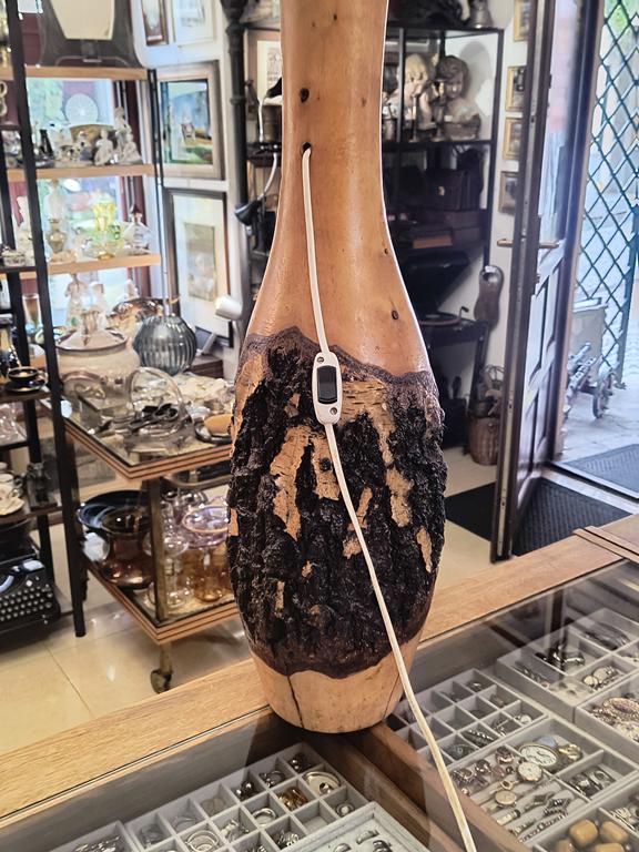 Duża lampa drewniana z abażurem, Czechy