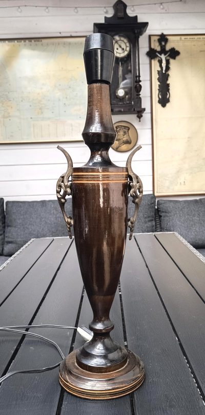 Drewniana podstawa lampy