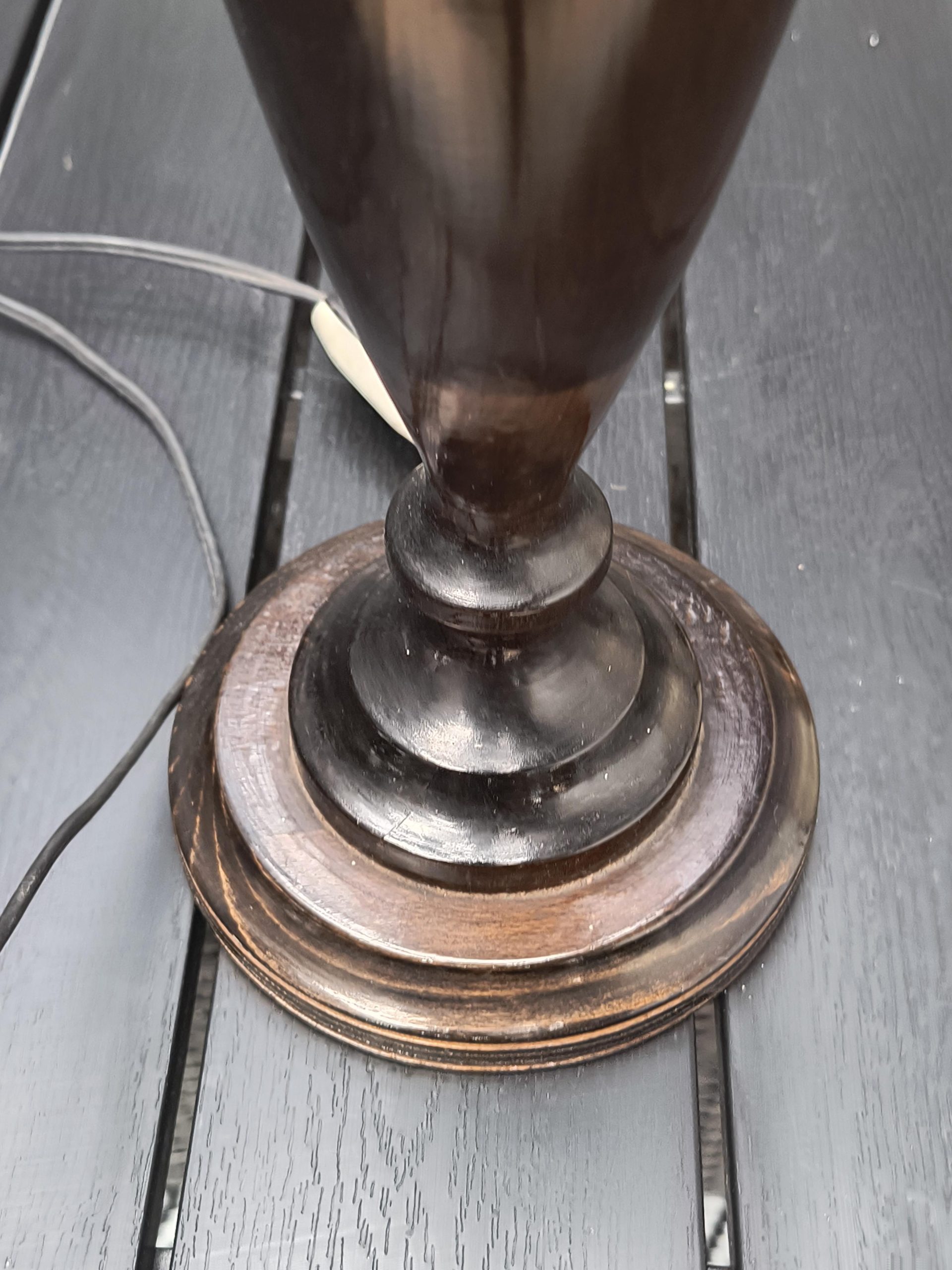 Drewniana podstawa lampy