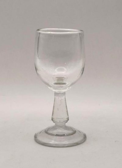 Szklany kieliszek do wódki – karczmiak