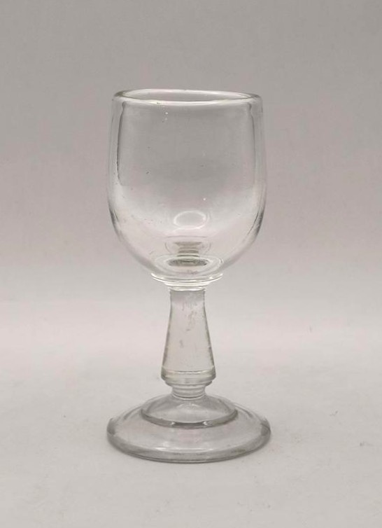 Szklany kieliszek do wódki – karczmiak