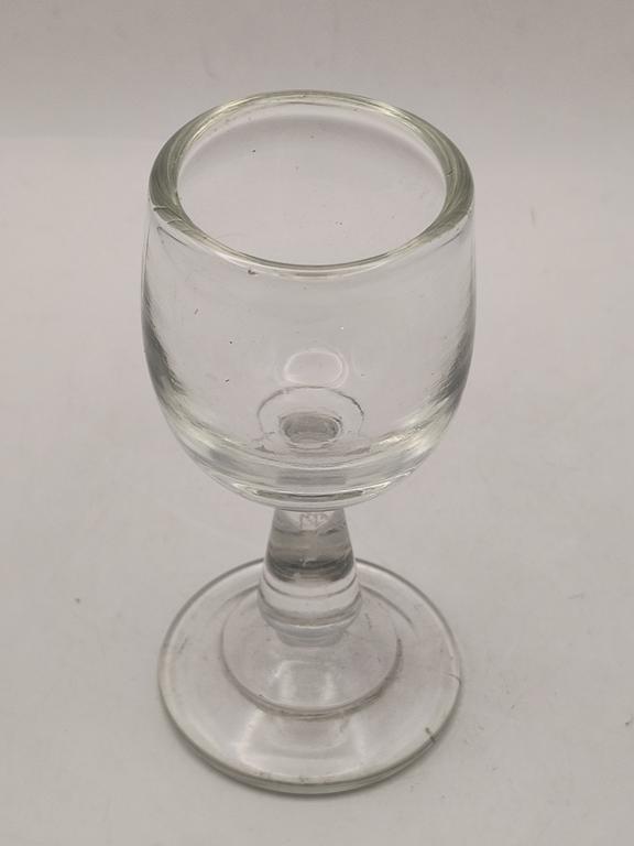 Szklany kieliszek do wódki – karczmiak