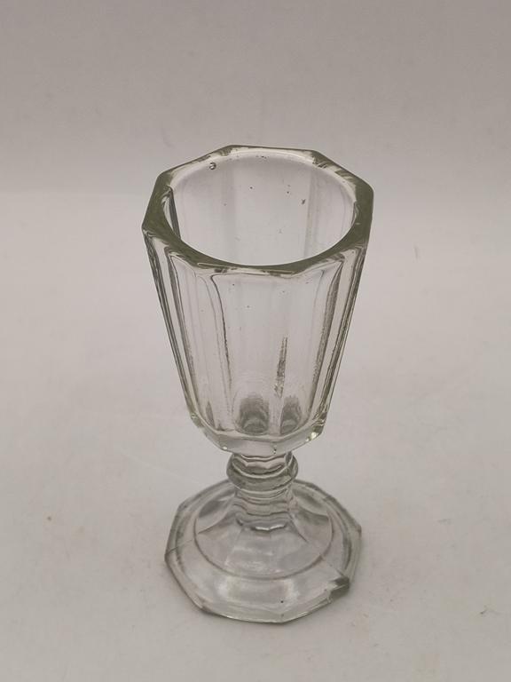 Kieliszek do wódki, z grubego szkła - karczmiak