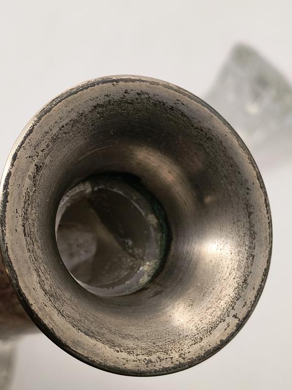 Stara karafka kryształowa okuwana