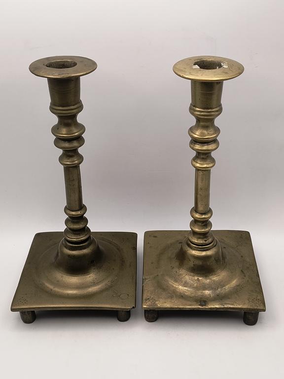 Stare świeczniki mosiężne