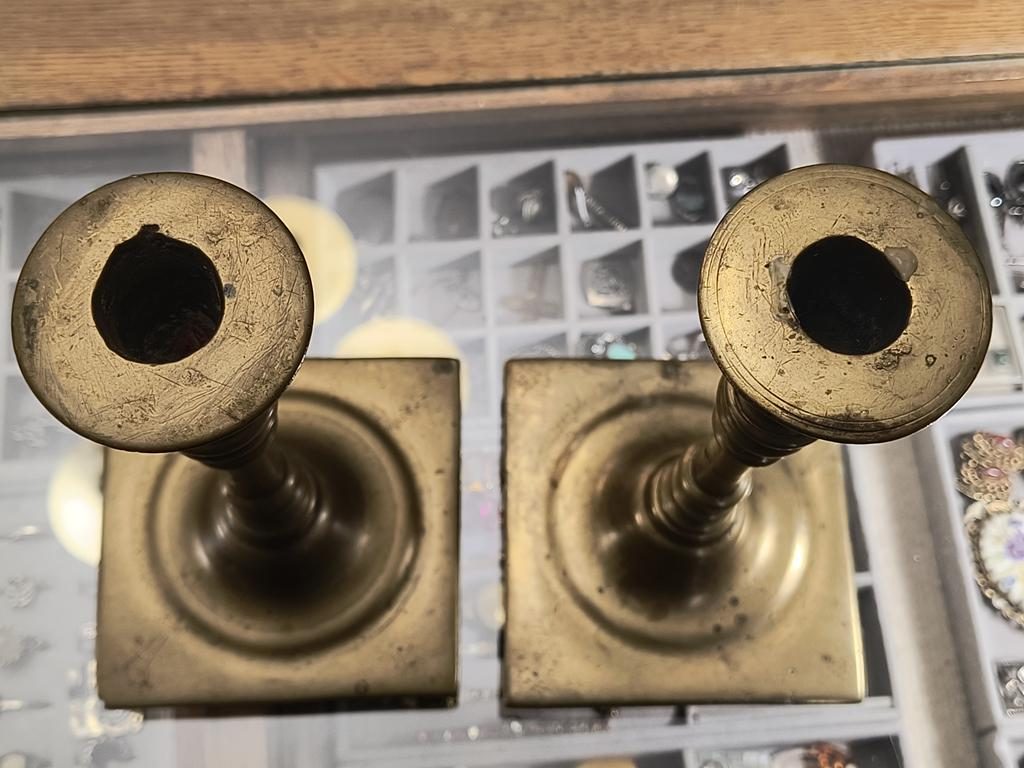 Stare świeczniki mosiężne