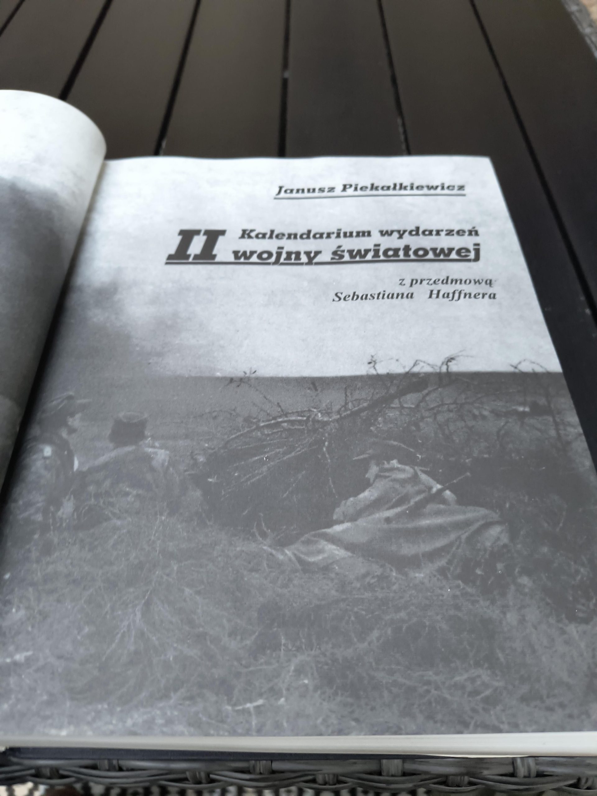 Książka "Kalendarium wydarzeń II wojny światowej" Janusz Piekałkiewicz