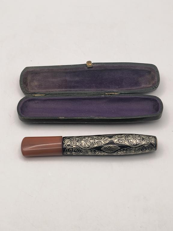 Cygarniczka z masy bursztynowej i drewna