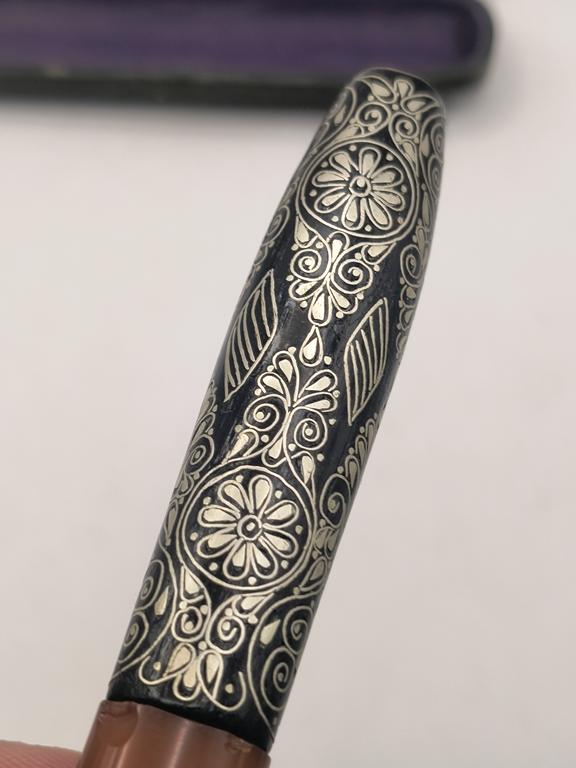 Cygarniczka z masy bursztynowej i drewna