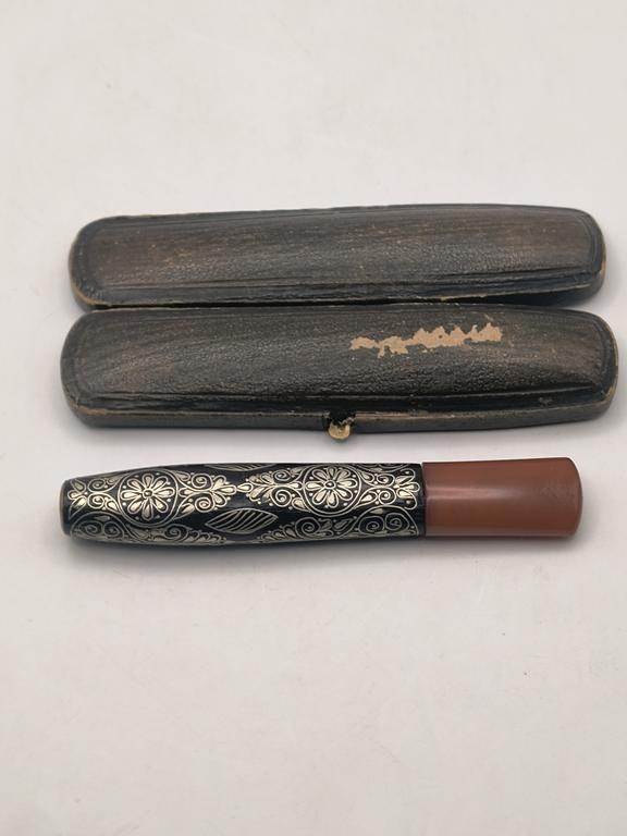 Cygarniczka z masy bursztynowej i drewna