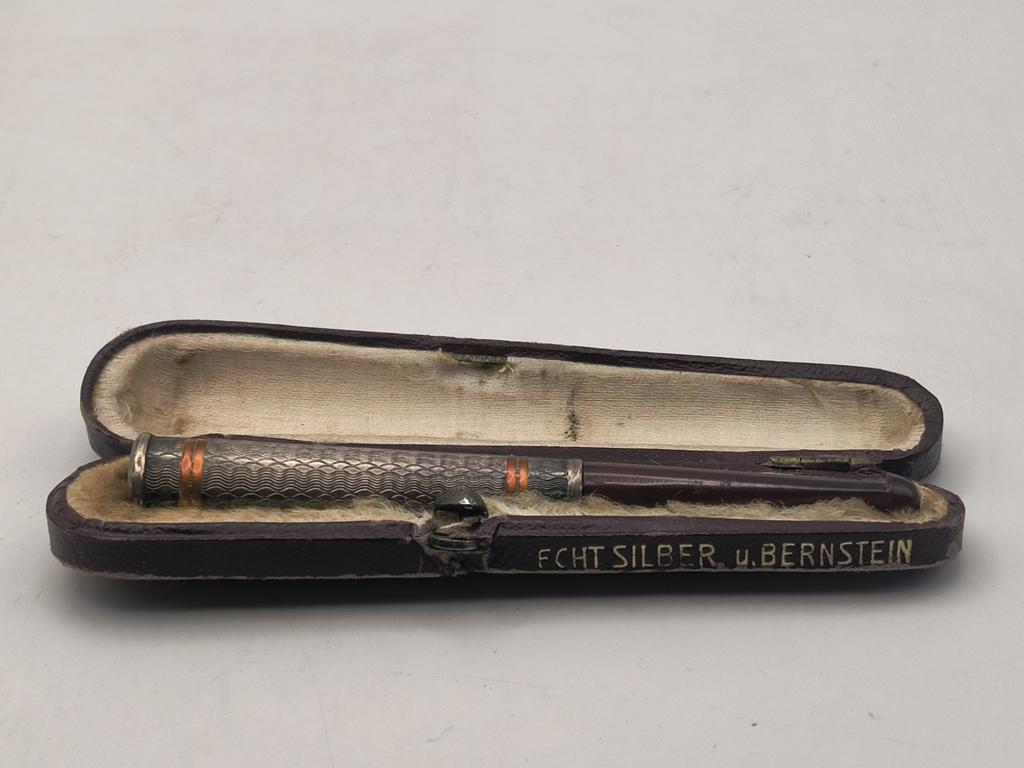 Cygarniczka z bursztynowym ustnikiem - ECHT SILBER u. BERNSTEIN