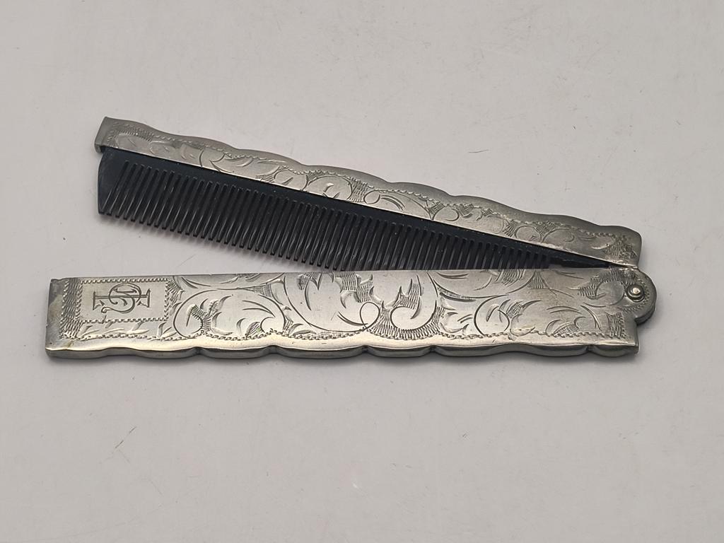 Etui na grzebień - z monogramem