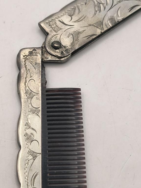 Etui na grzebień - z monogramem