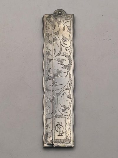 Etui na grzebień - z monogramem