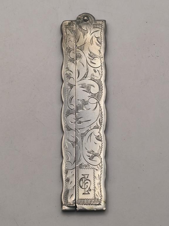 Etui na grzebień - z monogramem