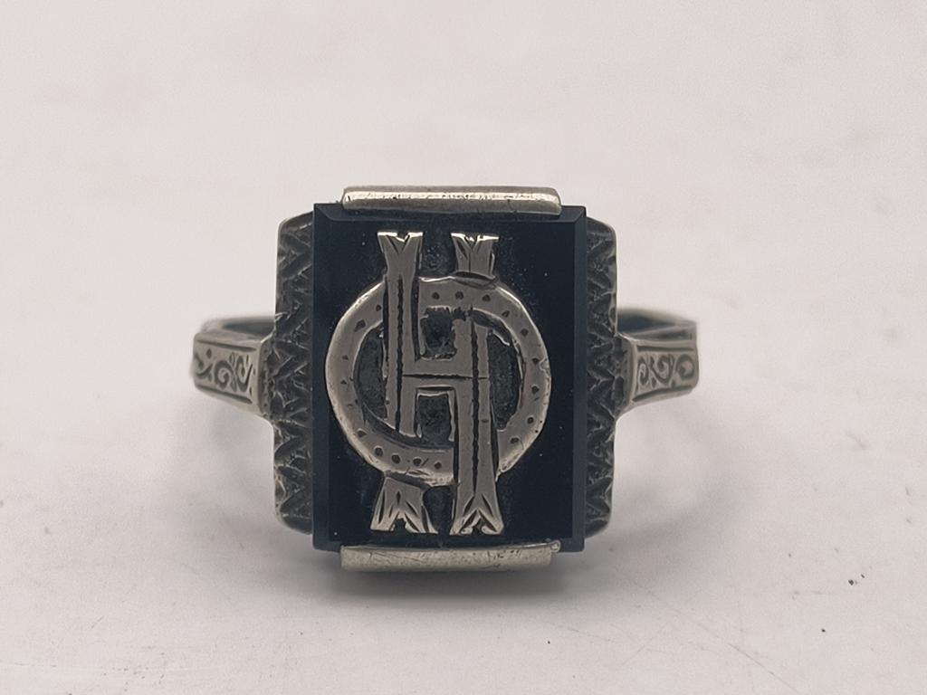 Sygnet z monogramem - kamień onyx