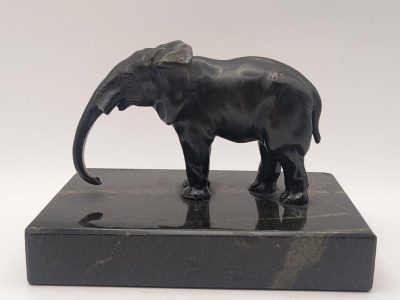 Figurka z cynkalu - słoń