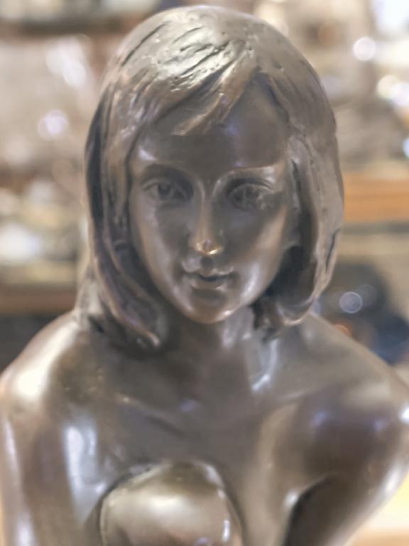 Rzeźba z brązu - akt kobiety