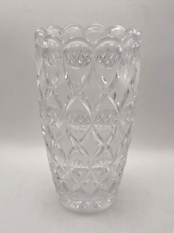 Wazon kryształowy z soczewkami