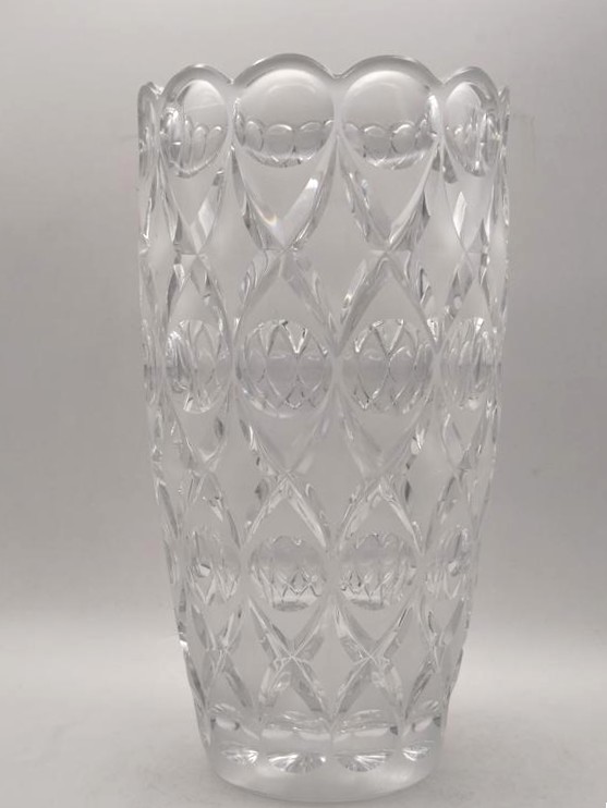 Wazon kryształowy z soczewkami