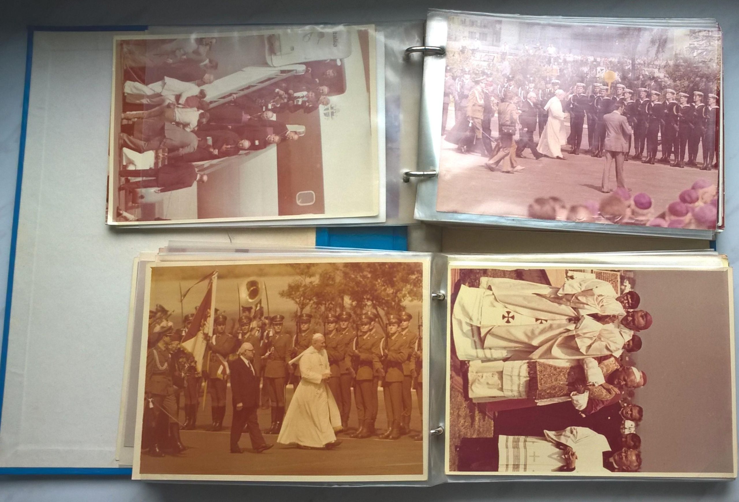 Album ze zdjęciami Papieża Jana Pawła II z pierwszej pielgrzymki do Polski w 1979 roku - podpis Biskupa Rakoczego