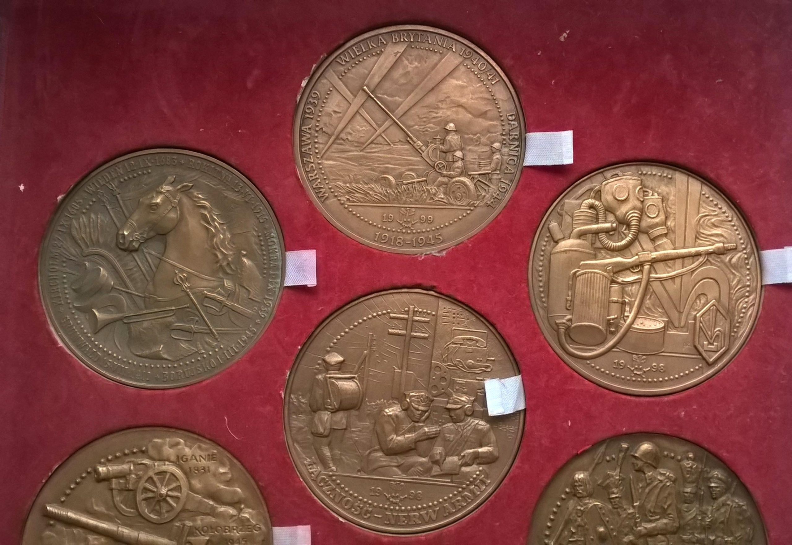 Zestaw medali - rodzaje wojsk - Towarzystwo Wiedzy Obronnej