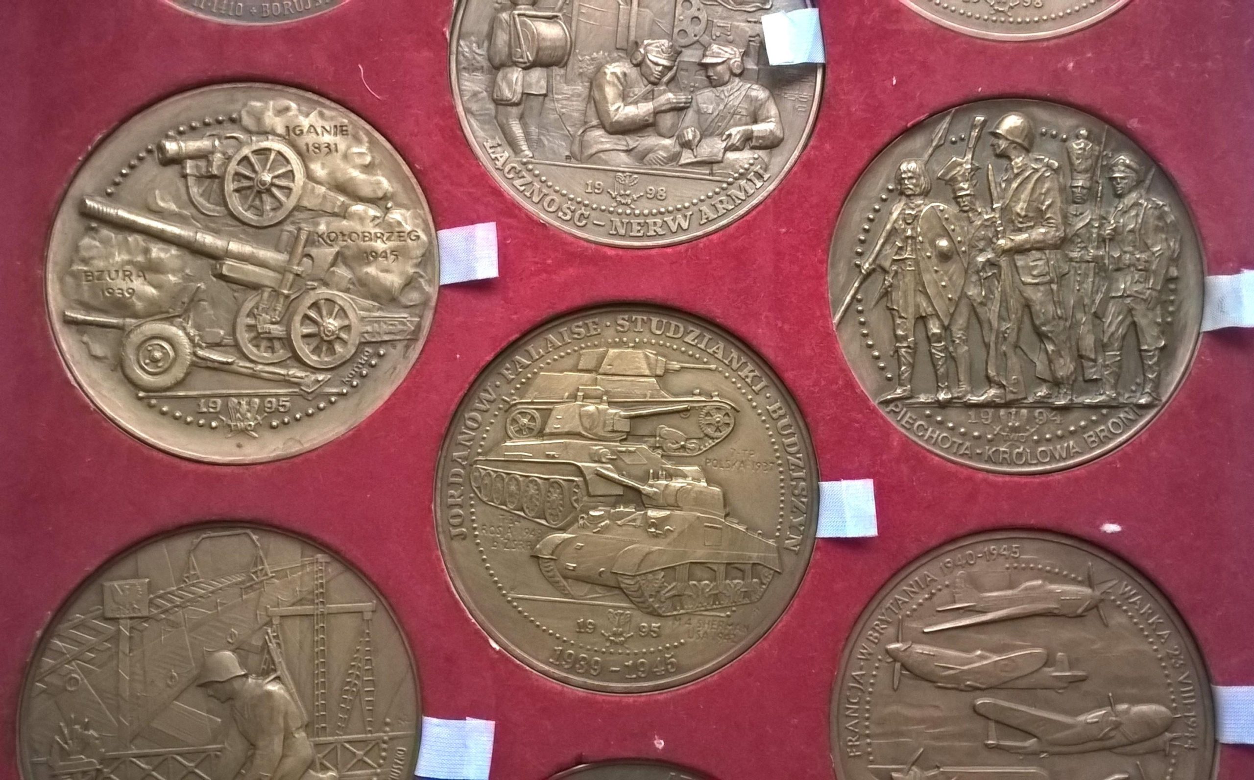 Zestaw medali - rodzaje wojsk - Towarzystwo Wiedzy Obronnej