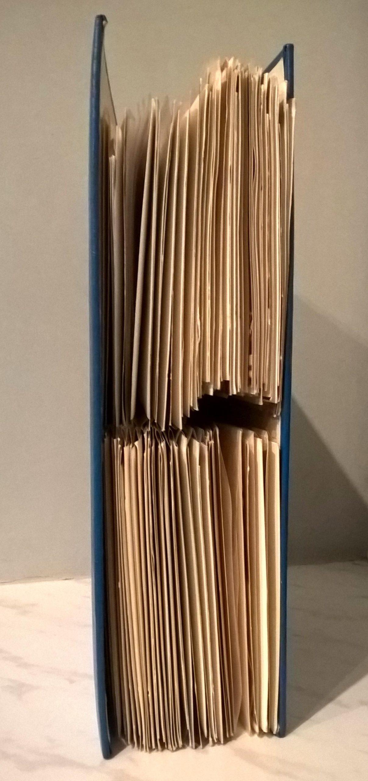 Album ze zdjęciami Papieża Jana Pawła II z pierwszej pielgrzymki do Polski w 1979 roku - podpis Biskupa Rakoczego