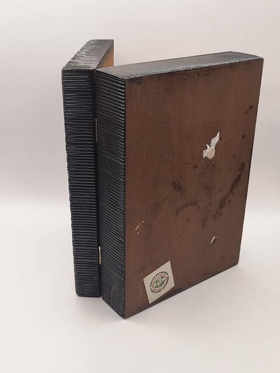 Drewniana szkatułka z herbem Bielska-Białej