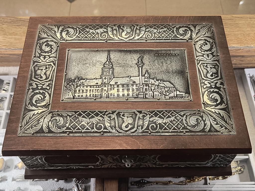 Drewniana szkatułka VARSOVIA – WARSZAWA – Spółdzielnia "Żoliborz", Zakład Rzemieślniczy W. Stosio