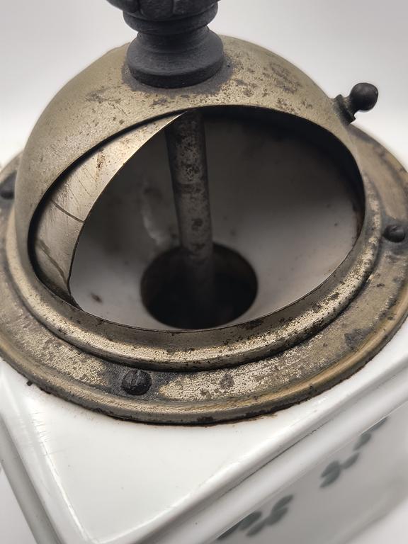 Porcelanowy młynek do kawy - LEINBROCK'S Ideal D.R.G.M.