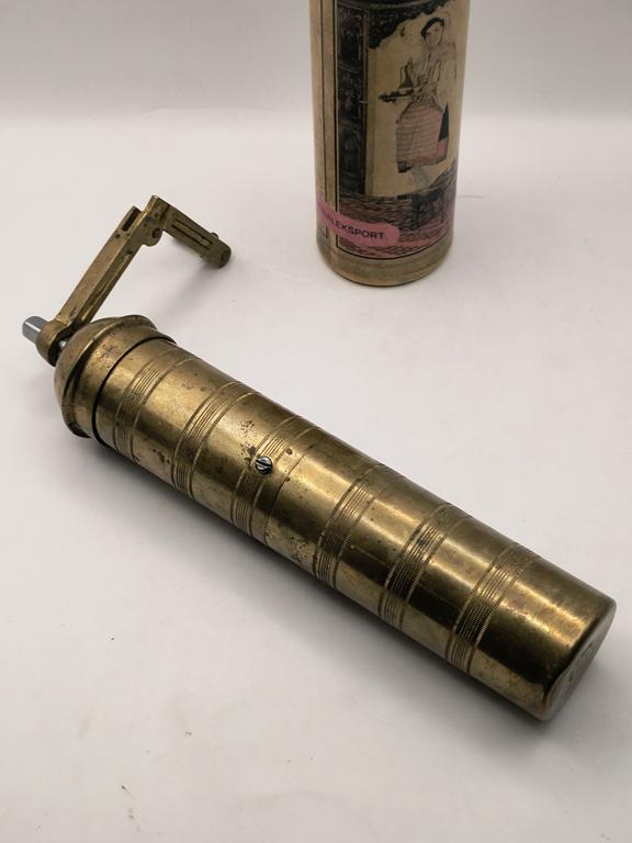 Młynek do kawy, Albania