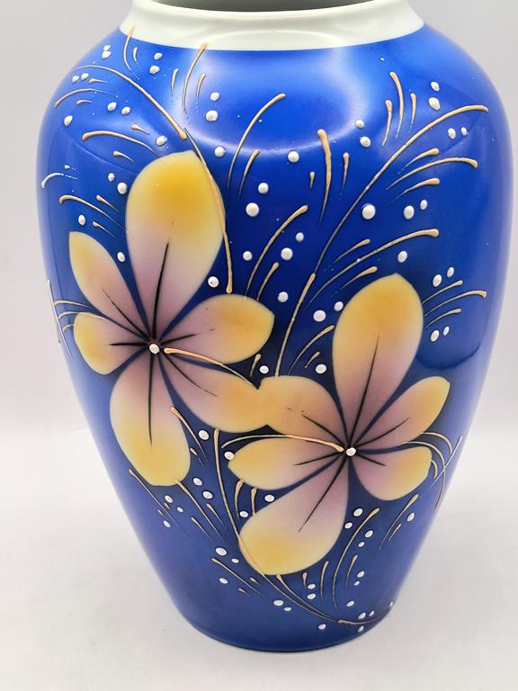 Wazon porcelanowy kwiaty