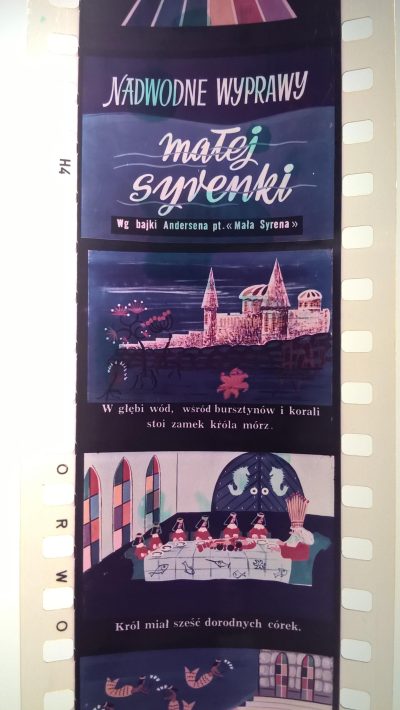 Bajka na projektor, przeźrocze – „NADWODNE WYPRAWY MAŁEJ SYRENKI” wg bajki Andersena pt. Mała Syrena" [94]