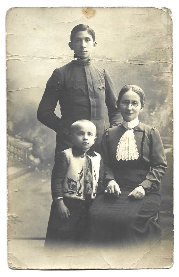 Stare zdjęcie - portret rodziny