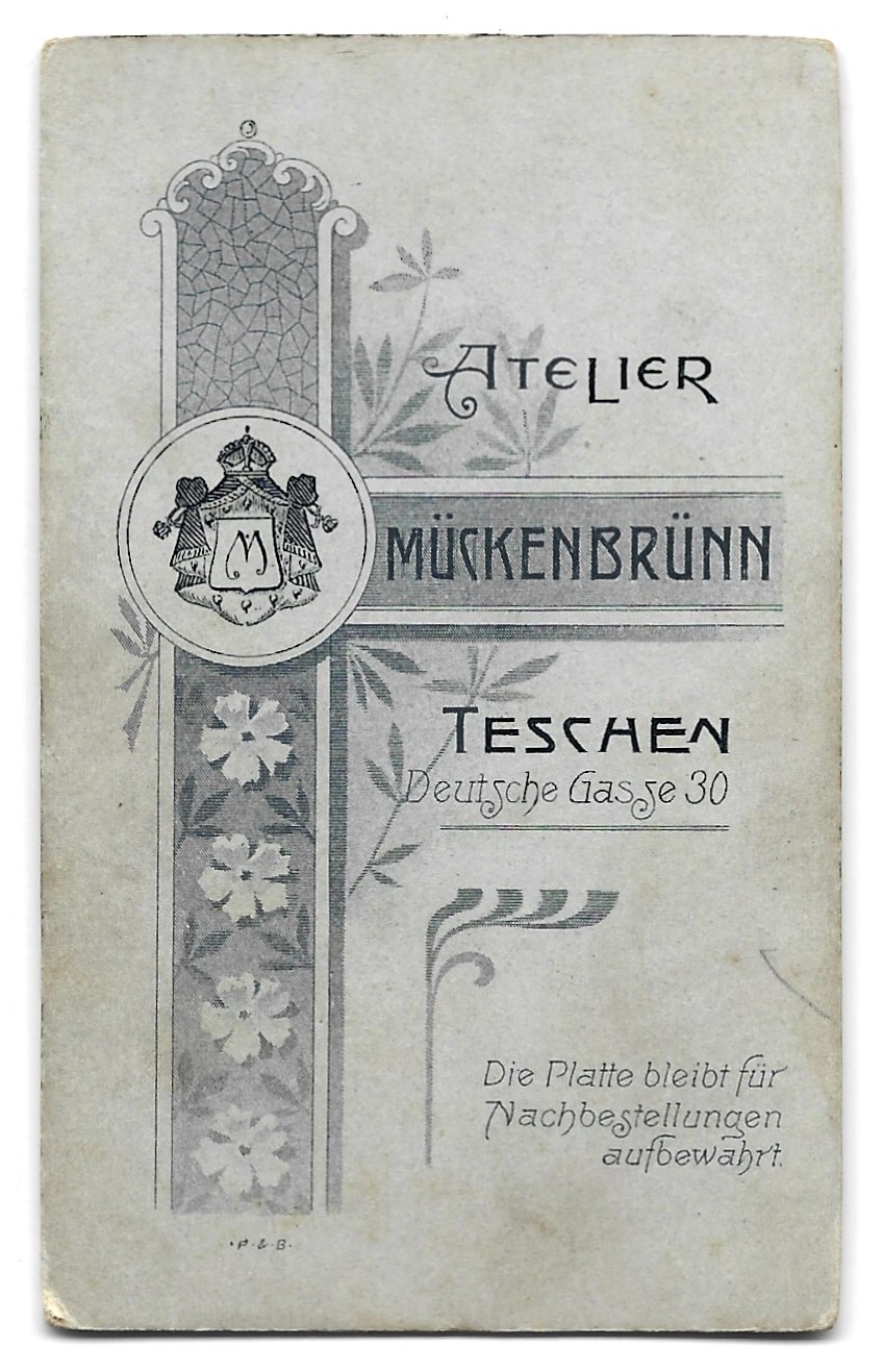 Zdjęcie dziewczynki z koszyczkiem - fot. MÜCKENBRUNN, Teschen (Cieszyn)